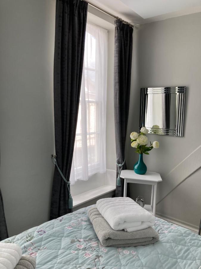 Assembly View - Two Bedroomed Apartment With Parking Permit In Ludlow Town Centre Exterior photo