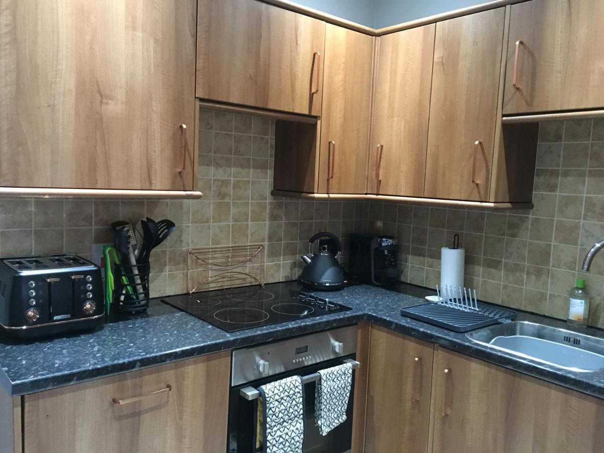 Assembly View - Two Bedroomed Apartment With Parking Permit In Ludlow Town Centre Exterior photo